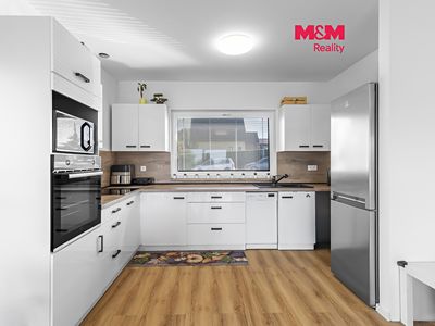 Prodej rodinného domu 143 m², pozemek 909 m²