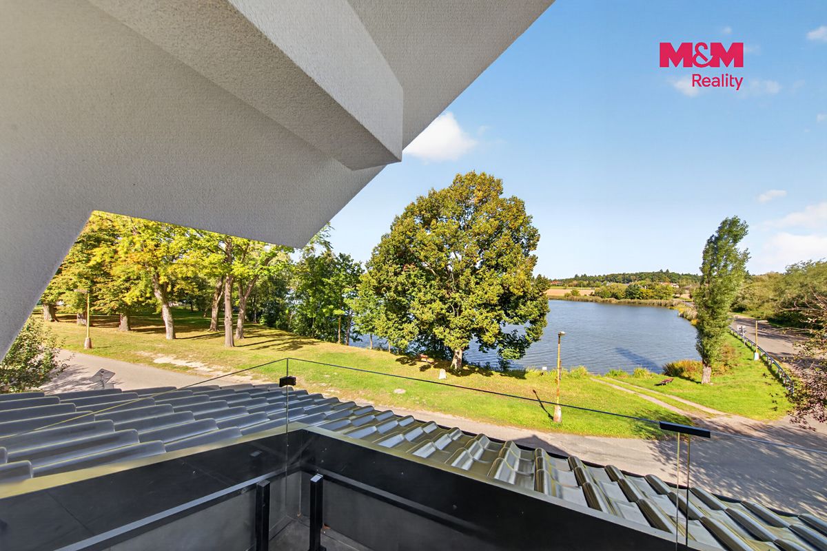 Prodej rodinného domu 249 m², pozemek 602 m² – fotografie 3