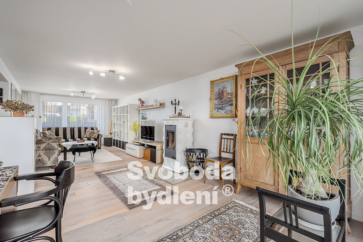 Prodej rodinného domu 222 m², pozemek 344 m² – fotografie 3