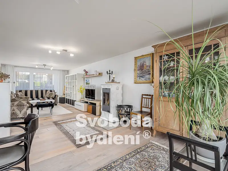 Prodej rodinného domu 222 m², pozemek 344 m², Praha – náhled fotky 3