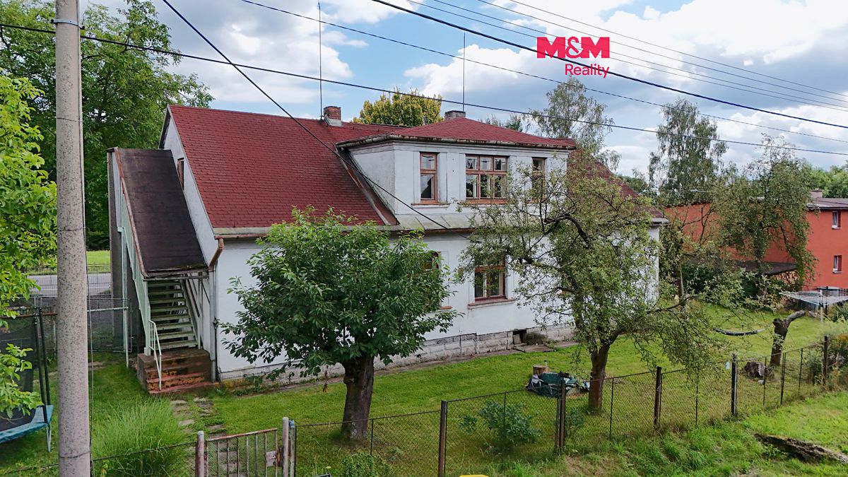 Prodej rodinného domu 273 m², pozemek 1256 m²