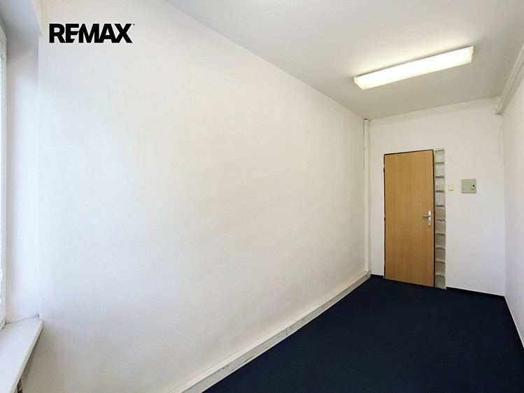Pronájem komerčního prostoru, 27 m² (9 z 16)
