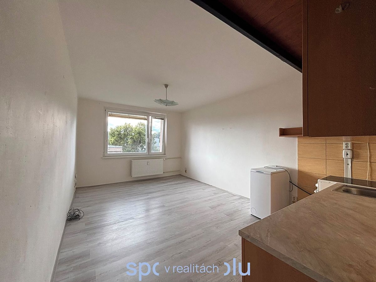 Pronájem bytu 2+kk 43 m² – fotografie 2