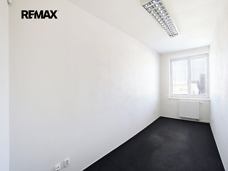 Pronájem komerčního prostoru, 10 m² (1 z 5)