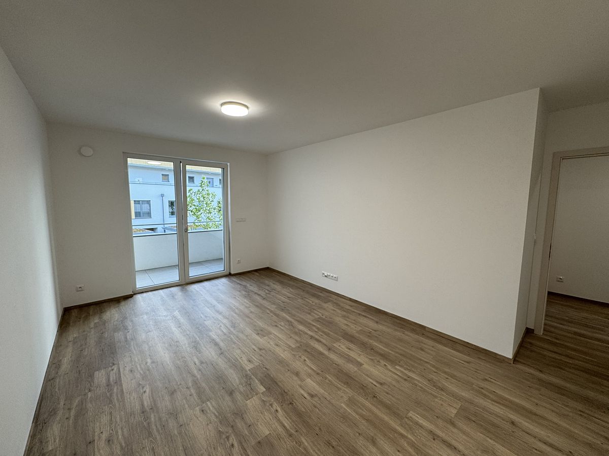 Pronájem bytu 2+kk 61 m² – fotografie 4
