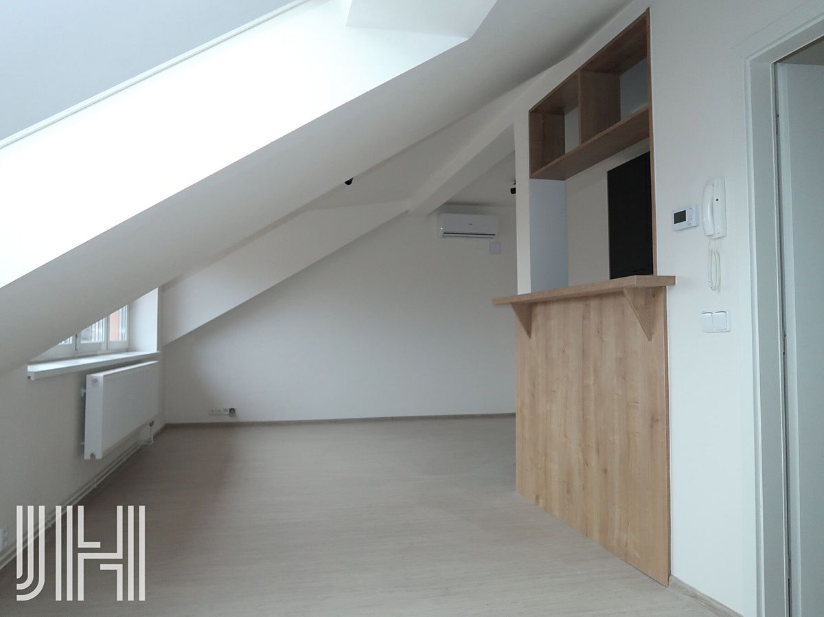 Pronájem bytu 2+kk 57 m² – fotografie 4
