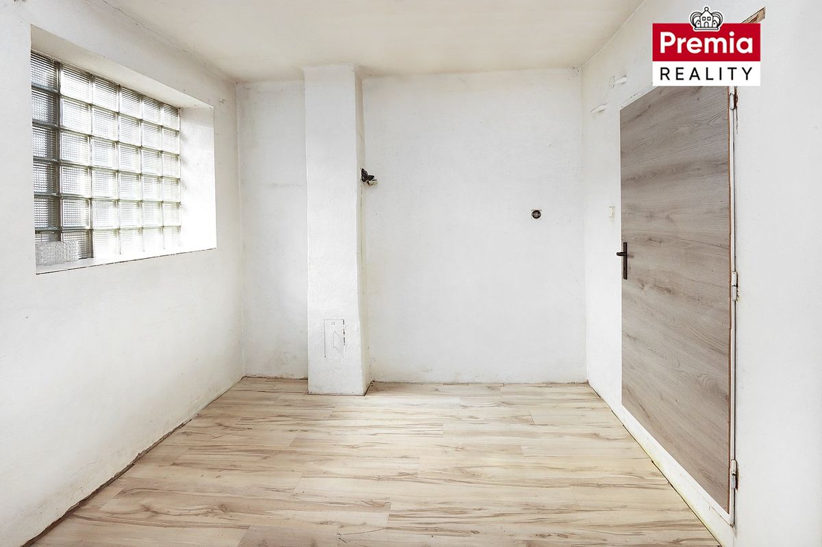 Prodej rodinného domu 230 m², pozemek 833 m² – fotografie 5