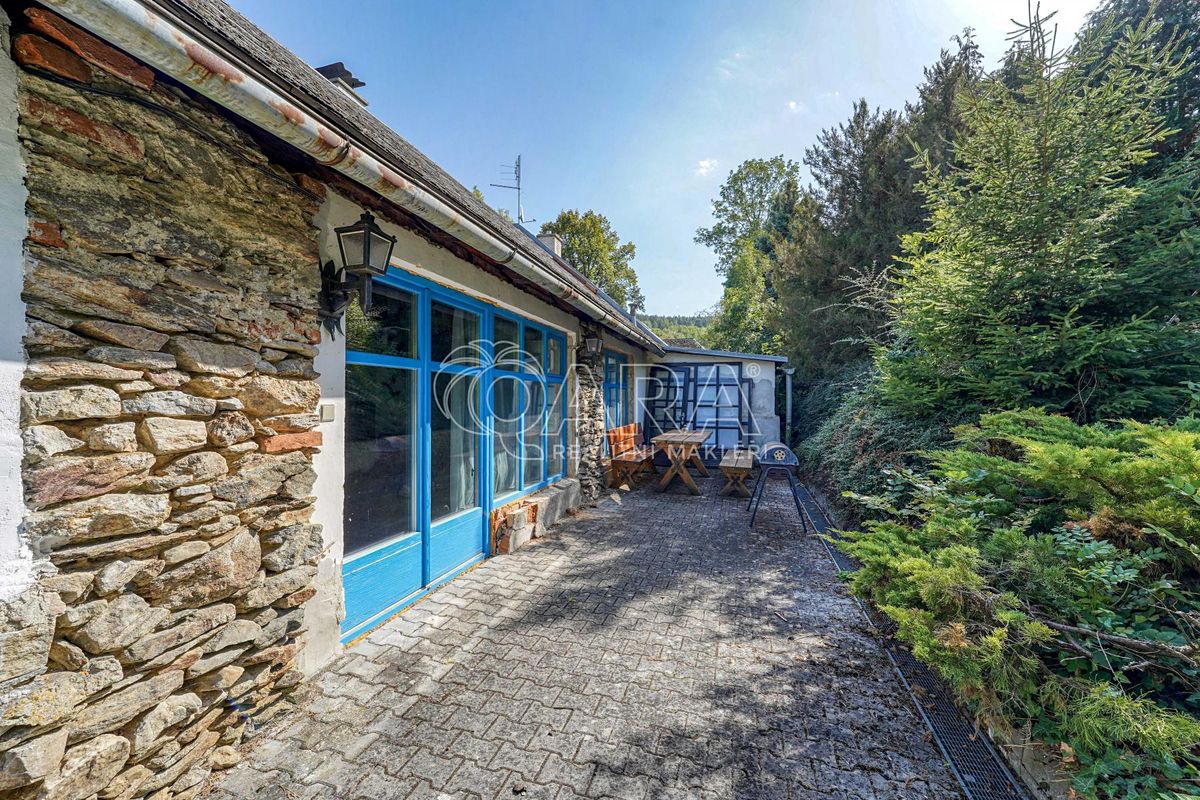 Prodej vícegeneračního domu 450 m², pozemek 2412 m² – fotografie 2