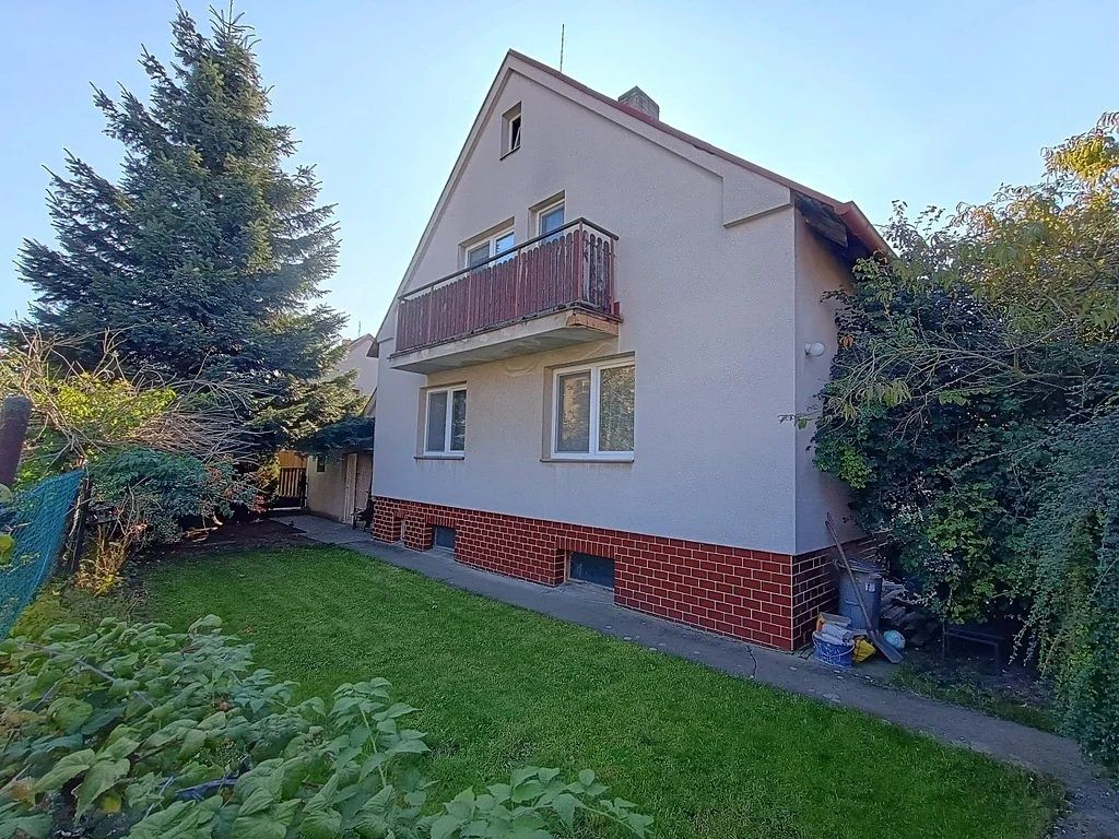Prodej rodinného domu 230 m², pozemek 815 m² – fotografie 3