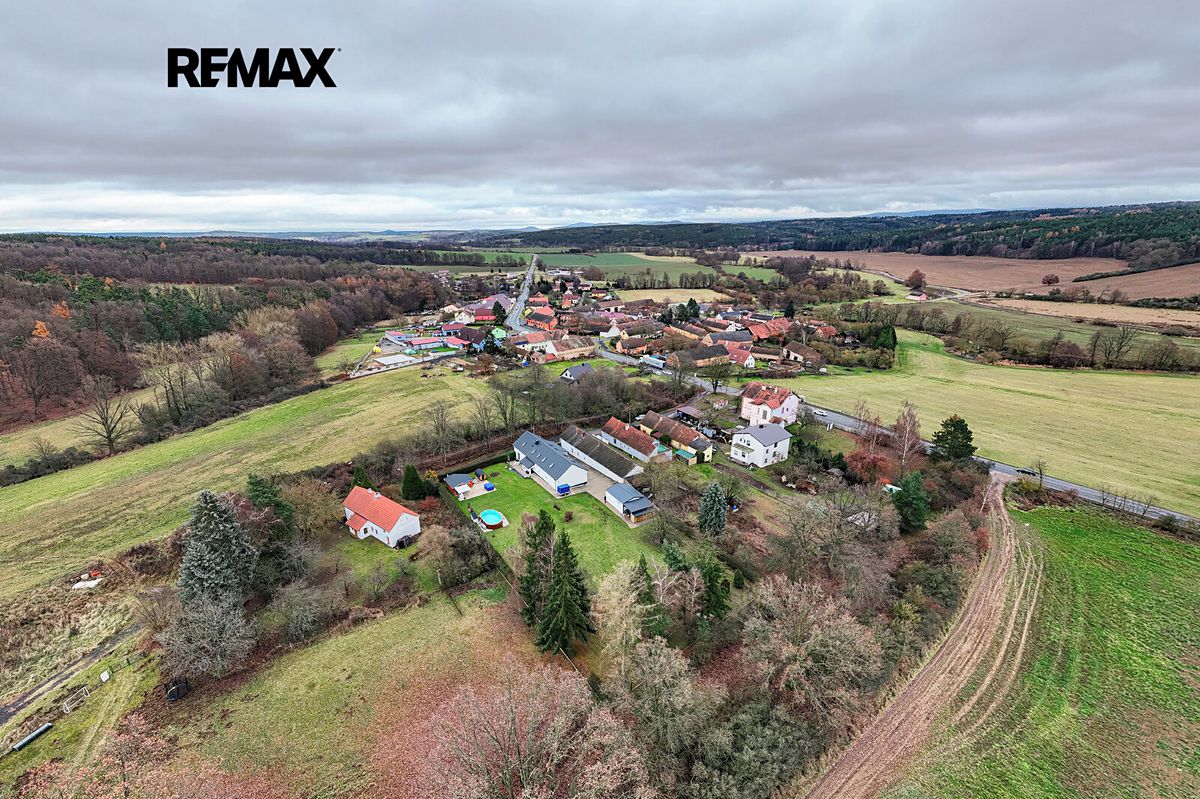 Prodej rodinného domu 267 m², pozemek 2257 m² – fotografie 4