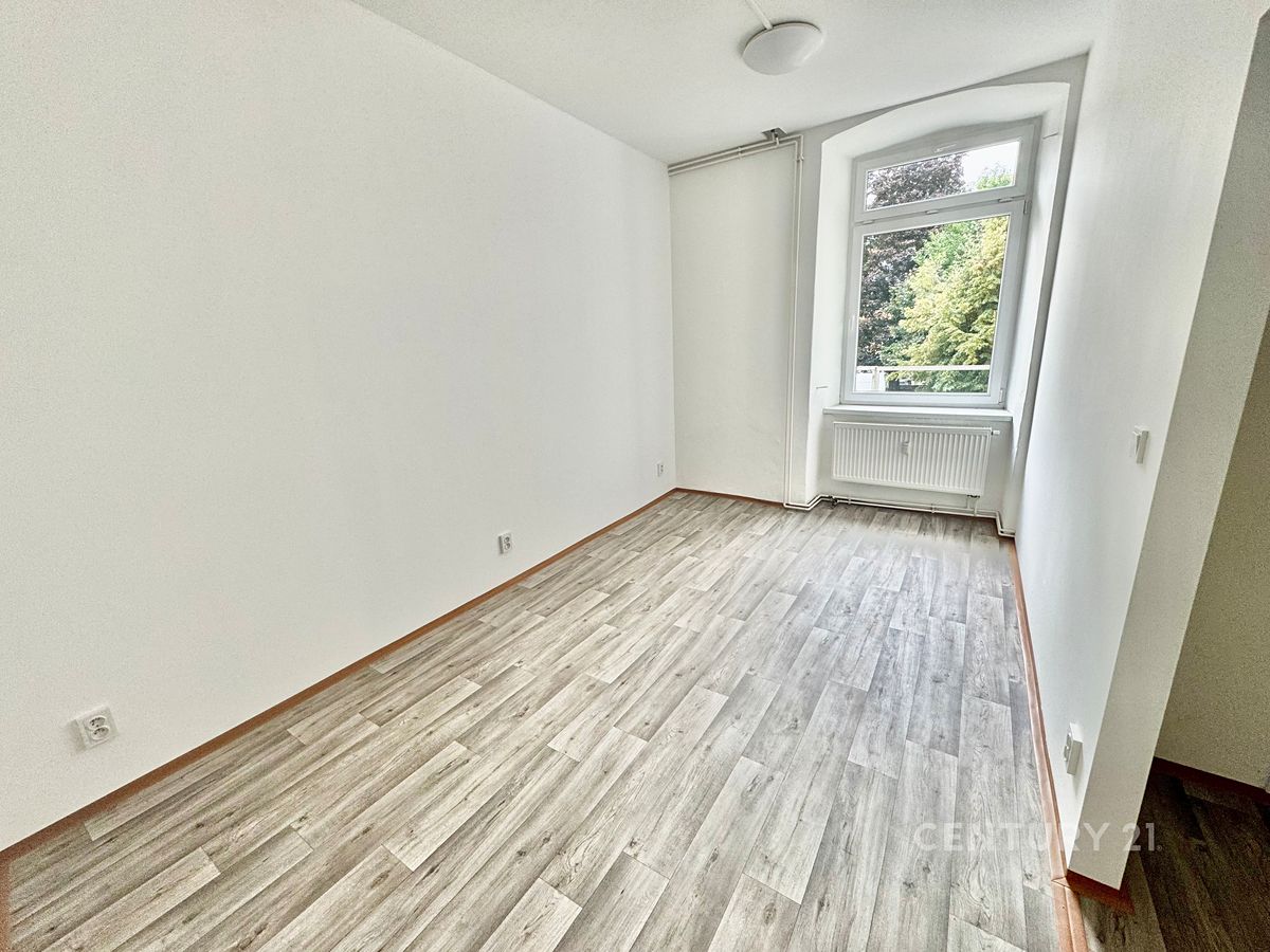 Pronájem bytu 1+kk 21 m² – fotografie 3