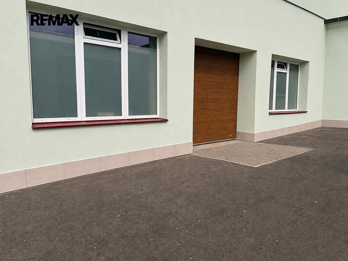 Pronájem skladového prostoru 454 m² – fotografie 2
