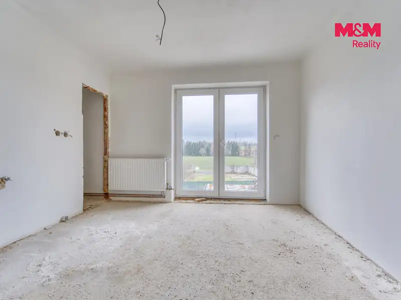 Prodej rodinného domu 252 m², pozemek 1001 m², Kamenný Újezd – náhled fotky 2