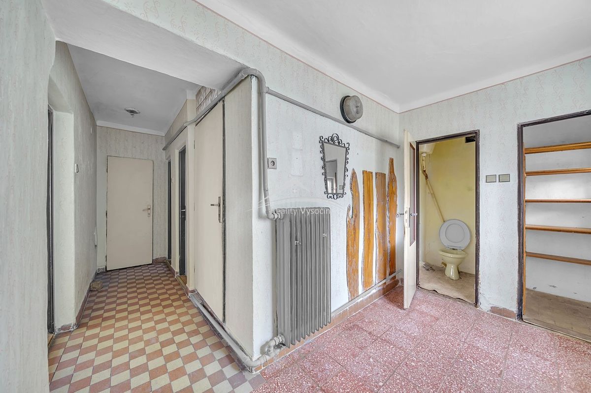 Prodej rodinného domu 300 m², pozemek 4185 m² – fotografie 4