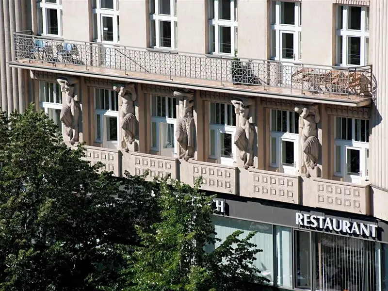 Pronájem garážového stání 13 m², Praha – náhled fotky 3