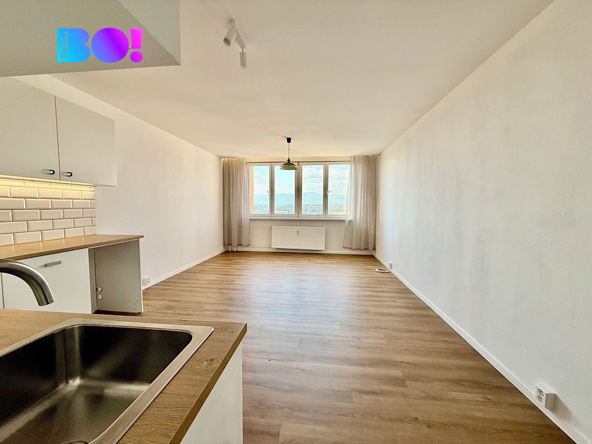 Pronájem bytu 1+kk 34 m² – fotografie 3