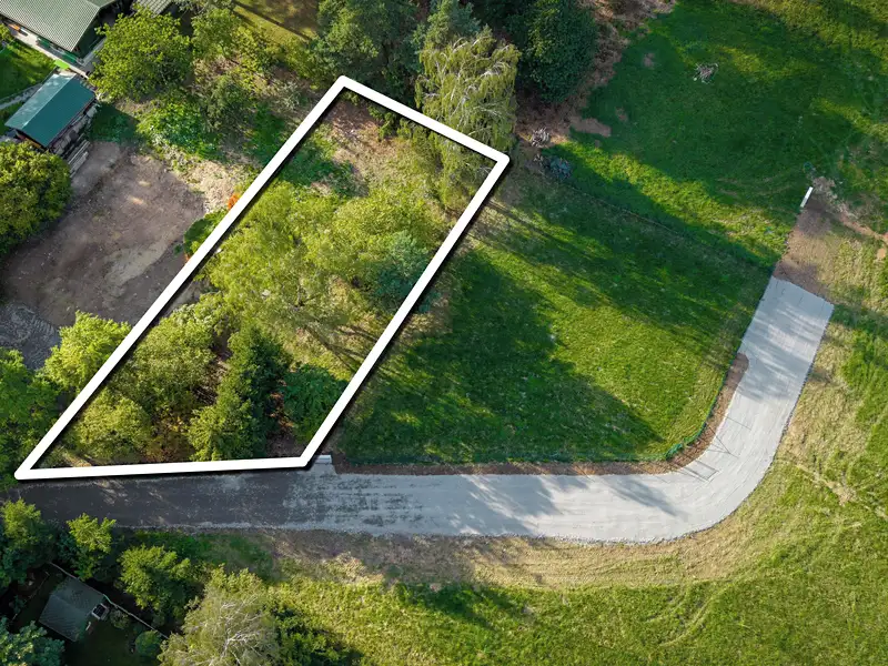 Prodej stavebního pozemku 586 m², Kytín – náhled fotky 3