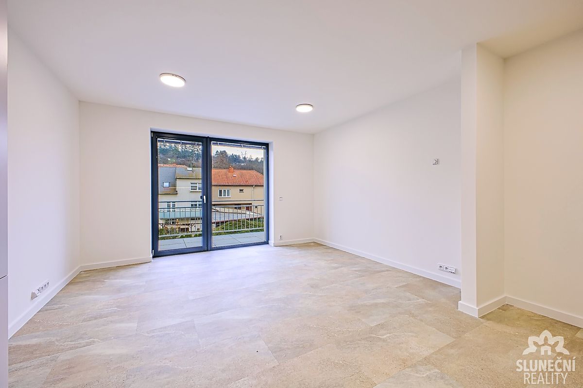 Pronájem bytu 1+kk 38 m² – fotografie 5