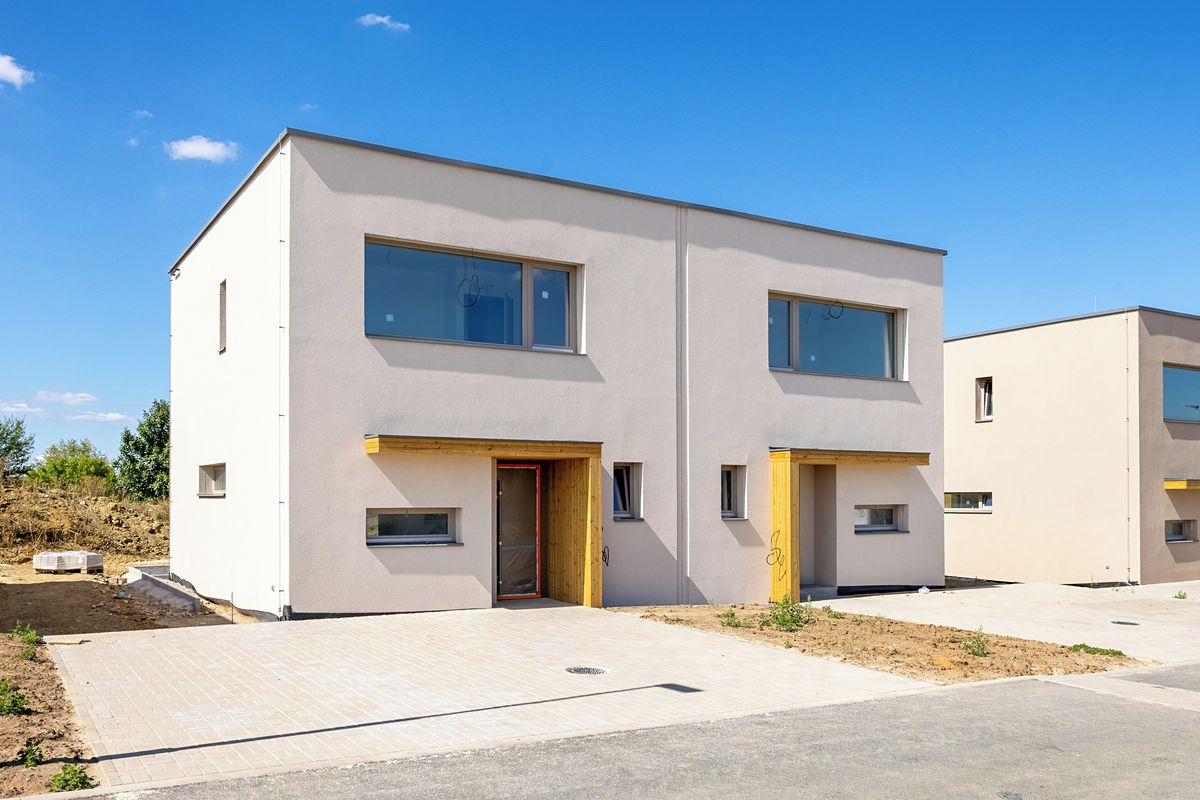 Prodej rodinného domu 116 m², pozemek 357 m², Sezemice – fotka 1 z 3