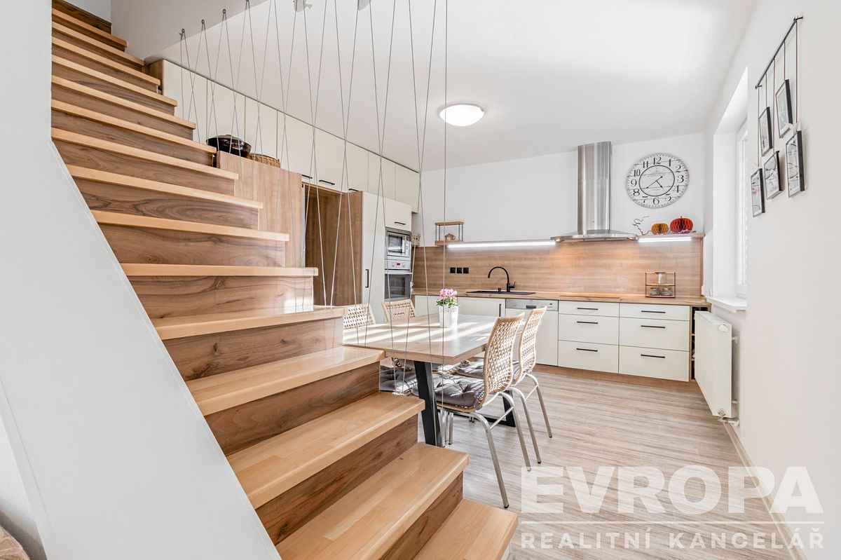 Prodej bytu 4+kk 104 m²