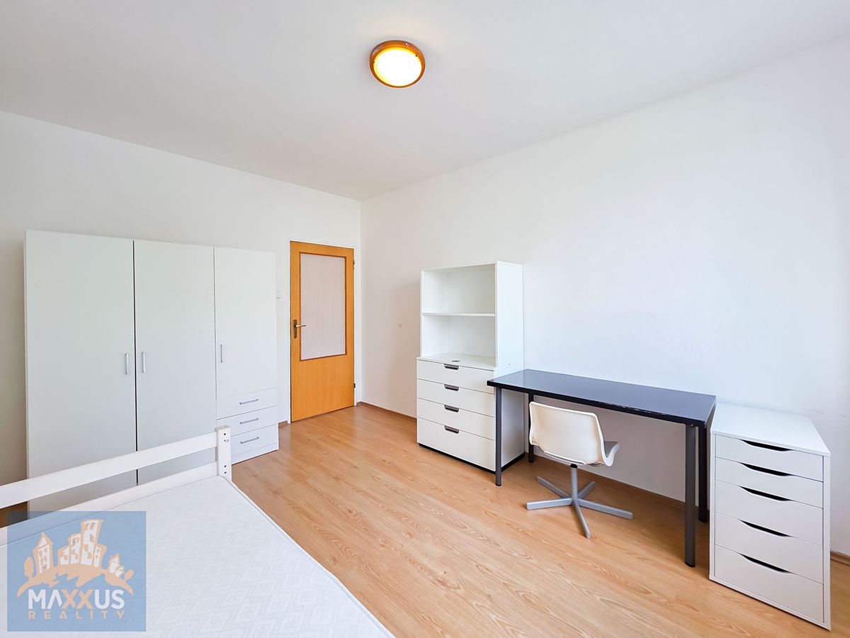 Pronájem bytu pokoje 15 m² – fotografie 3