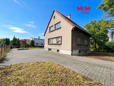 Prodej rodinného domu 180 m², pozemek 671 m²