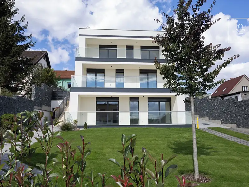 Pronájem bytu 1+kk 28 m², Praha – náhled fotky 3