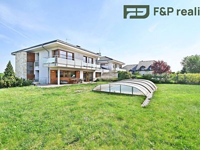 Pronájem vily 412 m², pozemek 1072 m²