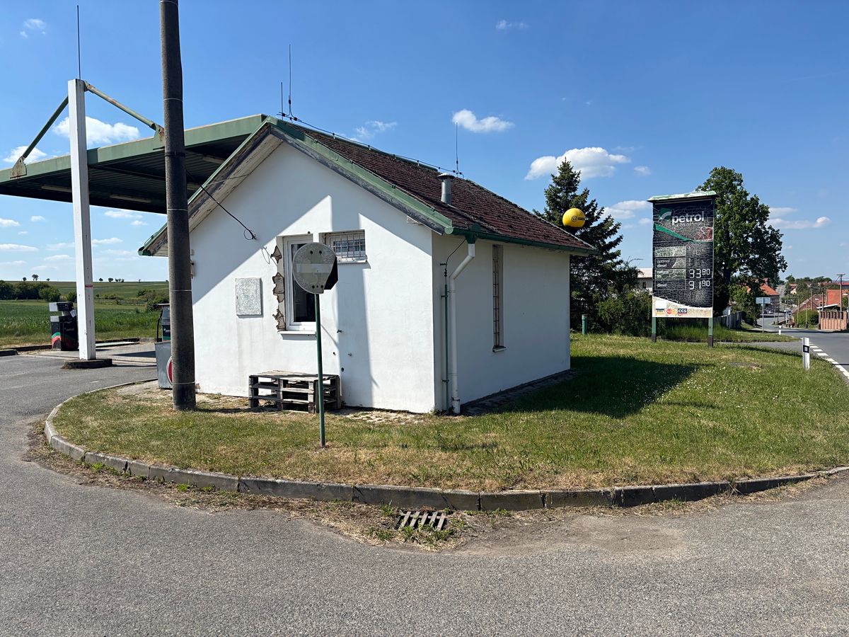 Prodej obchodního prostoru 22 m², Mlečice – fotka 1 z 3