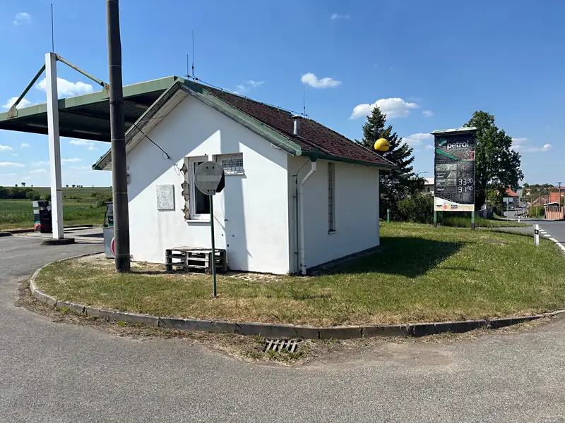 Prodej obchodního prostoru 22 m², Mlečice – náhled fotky 1