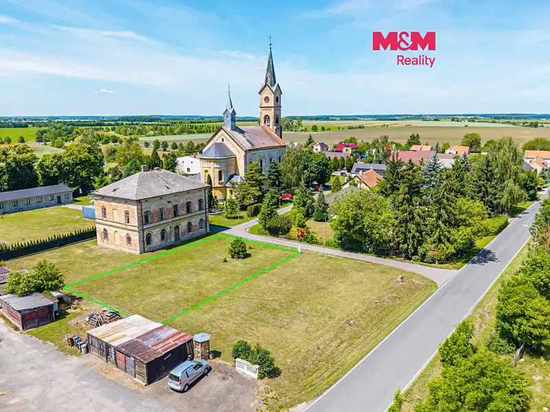 Prodej stavebního pozemku 618 m², Dvory – náhled fotky 1