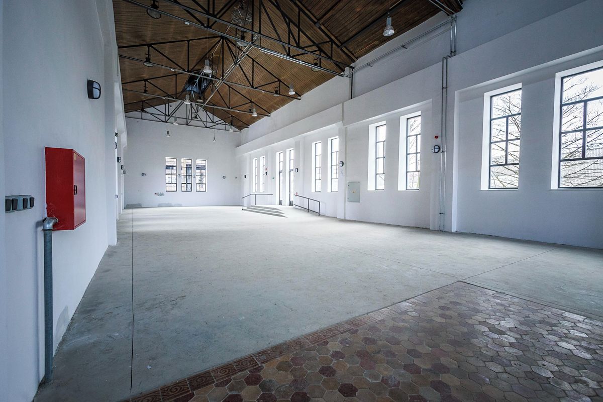 Pronájem obchodního prostoru 980 m² – fotografie 2