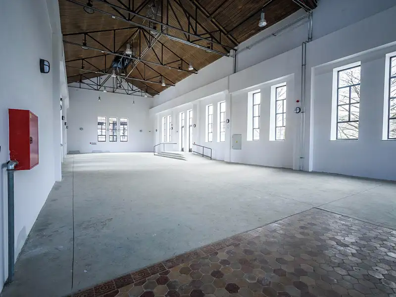 Pronájem obchodního prostoru 980 m², Ostrava – náhled fotky 1