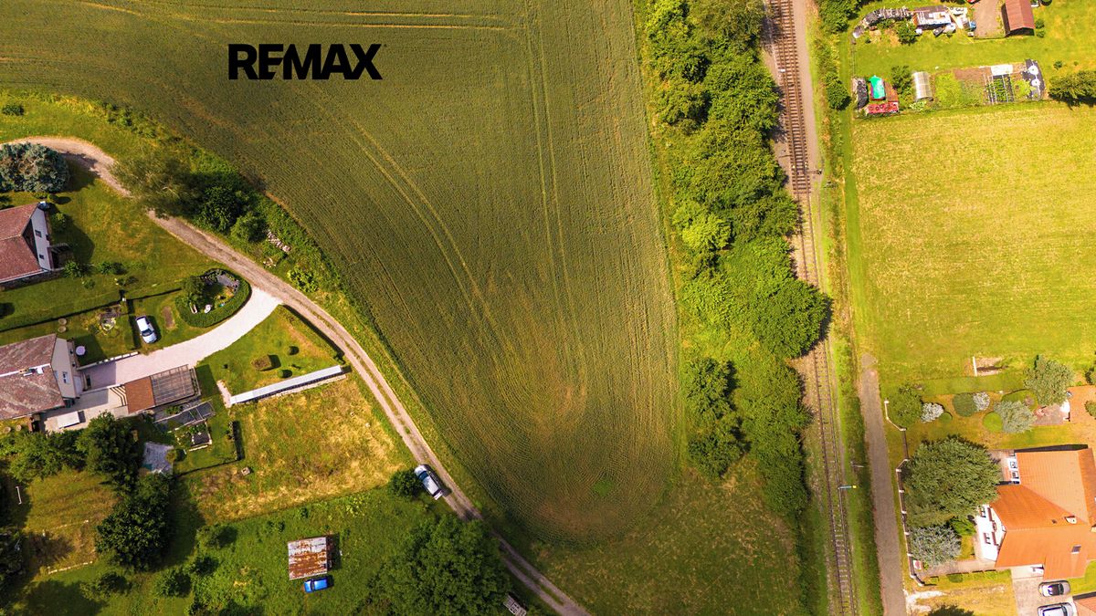 Prodej stavebního pozemku 4651 m² – fotografie 2