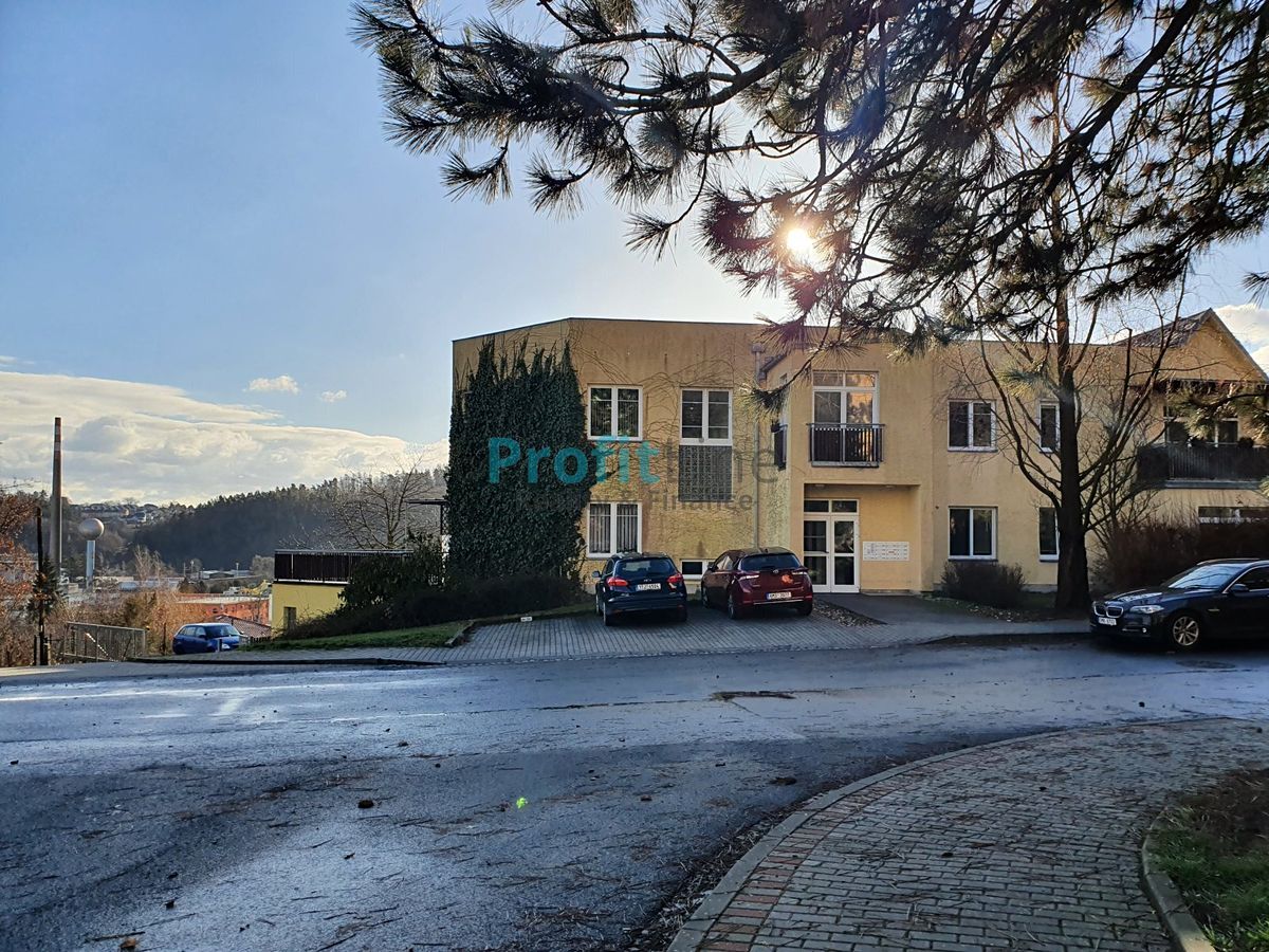 Pronájem bytu 3+kk 98 m²