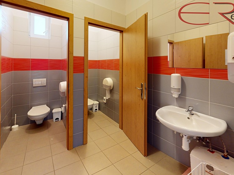 Комерційне приміщення на продаж, 1 800 м² (14 з 27)