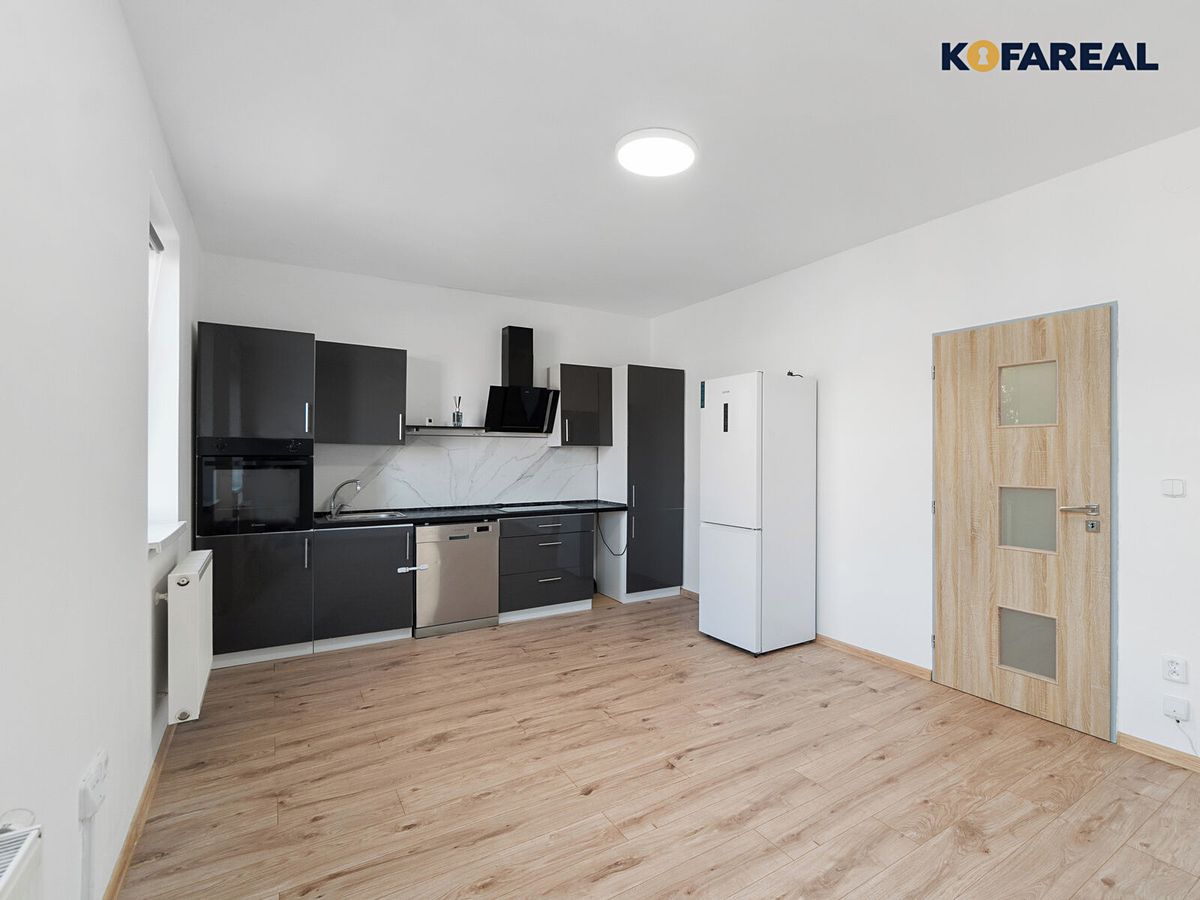 Pronájem bytu 2+kk 49 m² – fotografie 2
