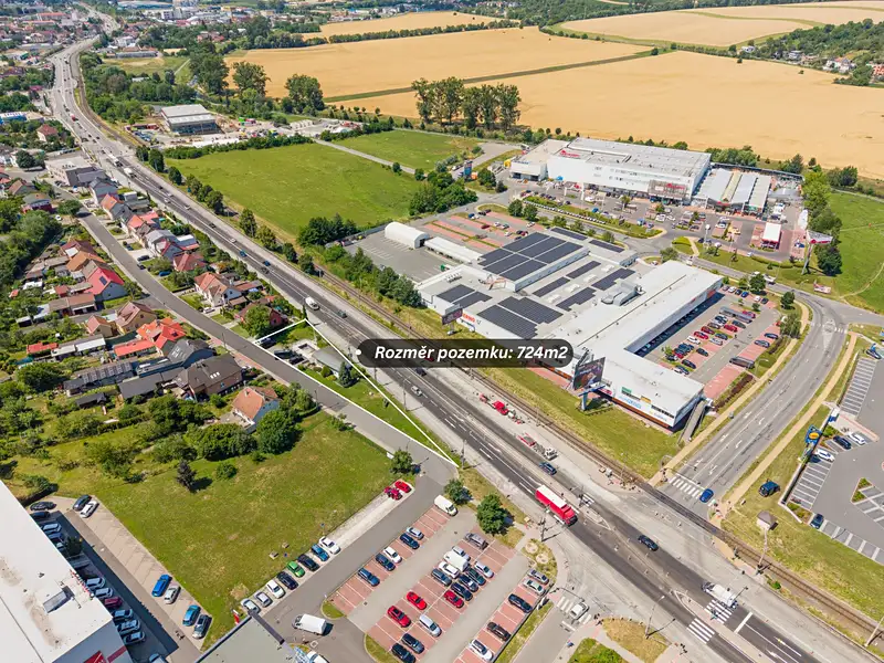 Prodej komerčního pozemku 724 m², Zlín – náhled fotky 2