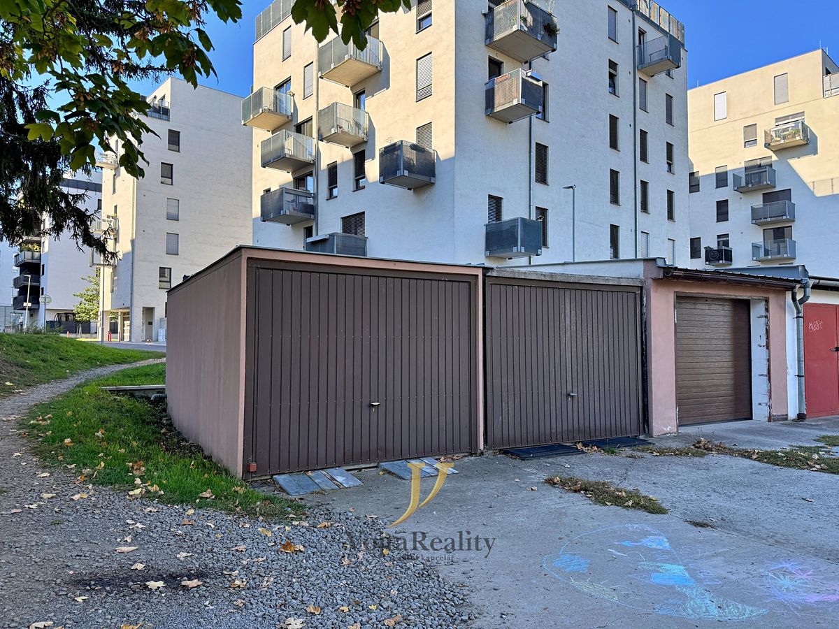Pronájem garáže 18 m²