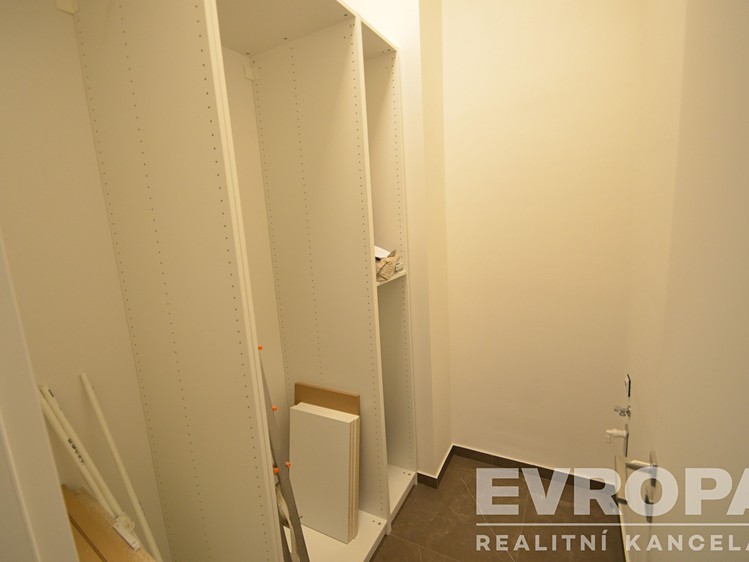 Квартира 2+kk в оренду, 55 м² (14 з 18)