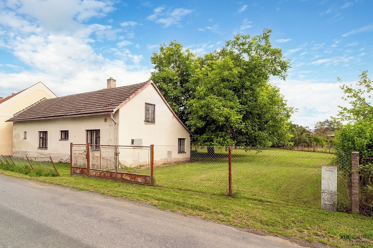 Prodej rodinného domu 65 m², pozemek 1353 m²