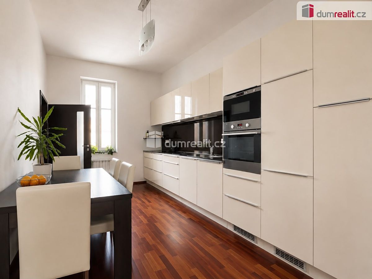 Pronájem bytu 2+1 65 m² – fotografie 3