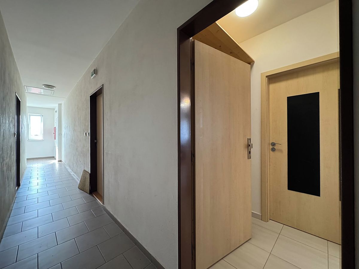 Pronájem bytu 1+kk 35 m² – fotografie 4