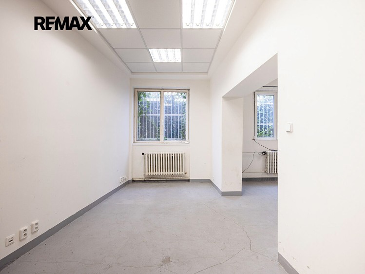 Комерційне приміщення в оренду, 1 270 м² (15 з 42)