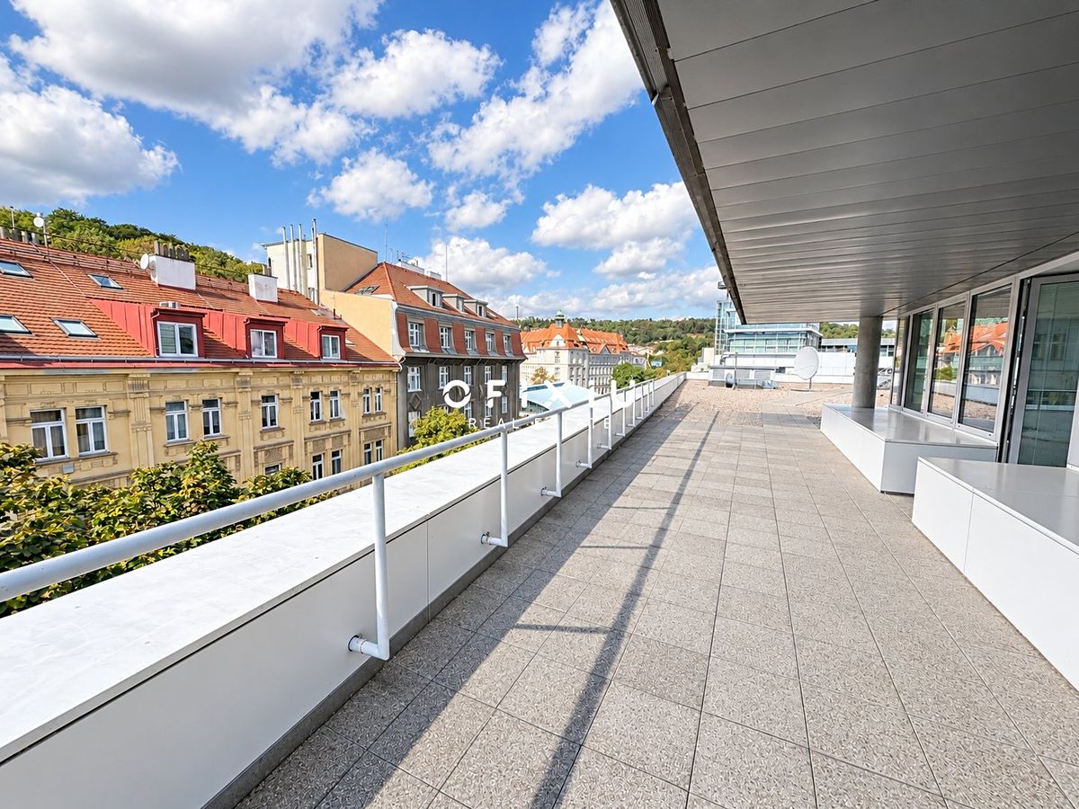 Pronájem kanceláře 2208 m² – fotografie 3