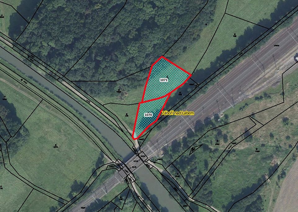 Prodej pole 1218 m², Záboří nad Labem – fotka 1 z 3