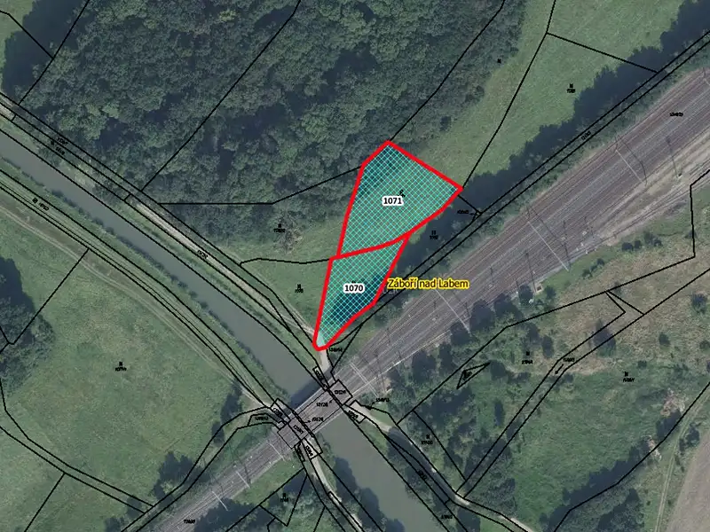 Prodej pole 1218 m², Záboří nad Labem – náhled fotky 1