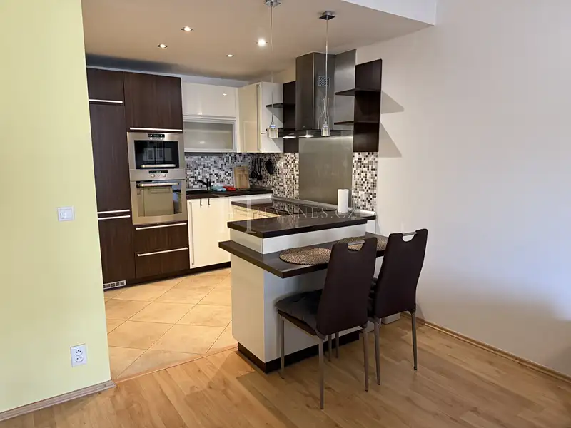 Pronájem bytu 2+kk 69 m², Praha – náhled fotky 2