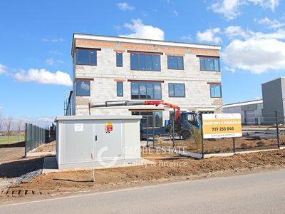 Pronájem kanceláře 450 m²