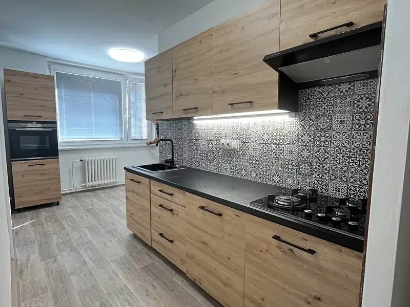Pronájem bytu 3+1 72 m², Slušovice – náhled fotky 1